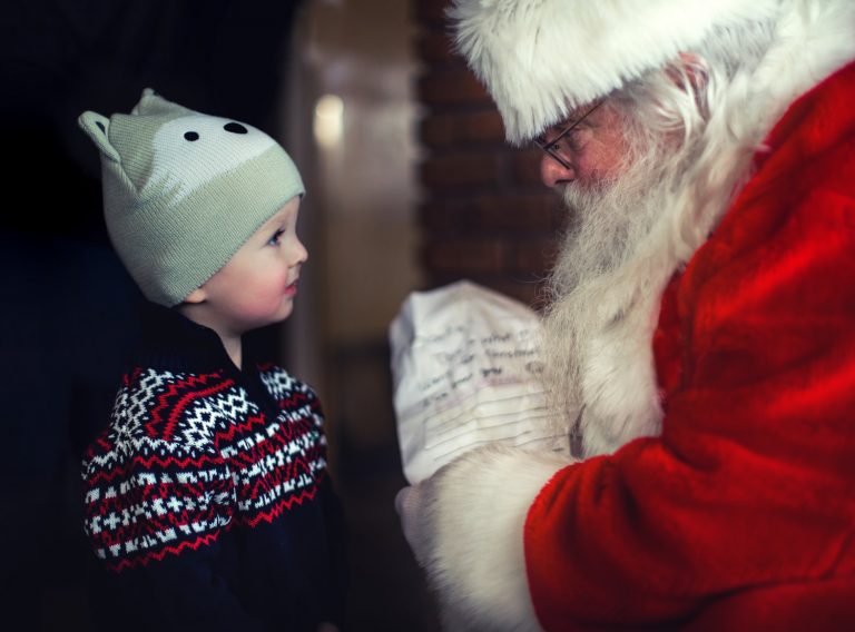 Petit Papa Noel : comptine et chanson sur le Père Noël